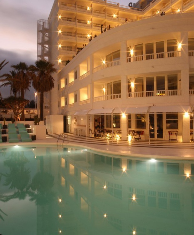 Pool at night Hotel Gold By Marina