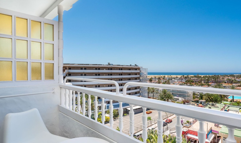 Apartment with balcony  on the pth floor with the best views of playa del inglés Hotel Gold By Marina Playa del Inglés